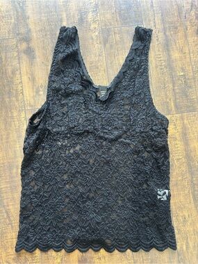 ✨ 3/$25 ✨ SHEIN Black Lace Curvy Tank - Floral Crochet Detail